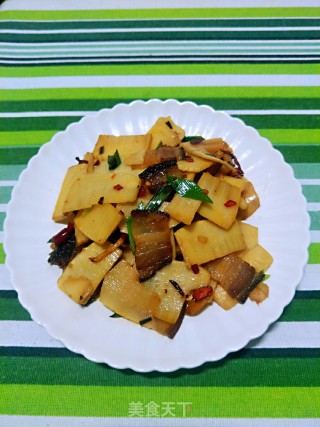 剁椒腊肉炒冬笋的做法