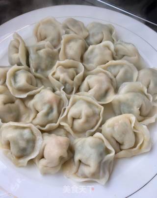 烫面元宝鲜虾饺的做法