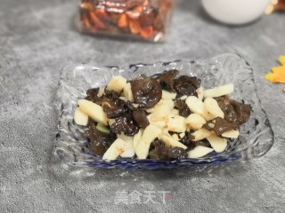 马蹄炒木耳的做法