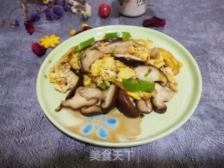 尖椒香菇炒鸡蛋的做法