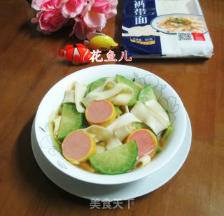 肉肉肠青萝卜裤带面的做法