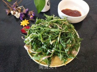团圆饭~蒲公英蘸酱菜的做法