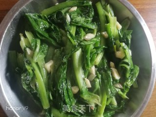 蒜香油麦菜的做法