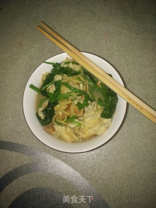 菠菜鸡蛋面的做法