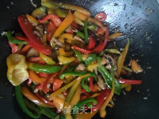 懒人必备快手菜-彩椒炒香菇的做法