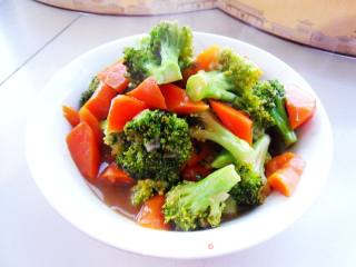 胡萝卜烧西兰花的做法