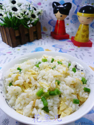 蒜薹鸡蛋炒饭