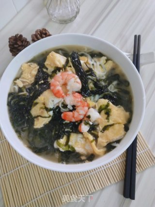 鲜虾鸡蛋面的做法
