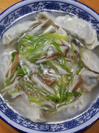 竹笋菇柳叶水饺的做法