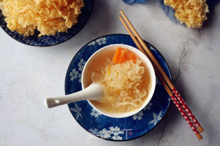 银耳玉米鸡汤的做法