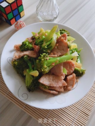 蒜蓉里脊西蓝花的做法