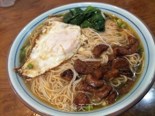 酸汤鸡蛋面的做法