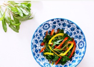 清爽可口不油腻菜椒拌苦菜-热解毒很适合春天食用的做法