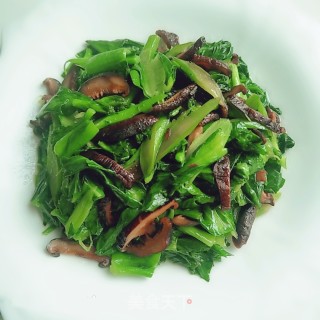 菜芯炒香菇的做法