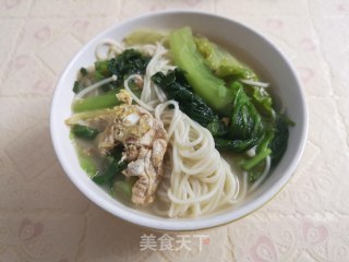 鸡蛋生菜汤面的做法