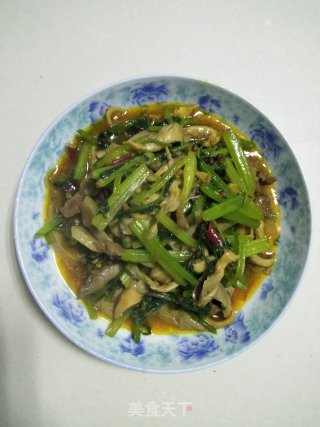 麻辣芹菜炒肉的做法