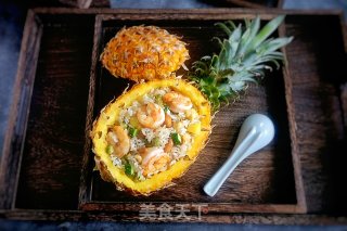虾仁菠萝炒饭的做法