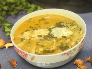 酸菜草鱼头汤的做法