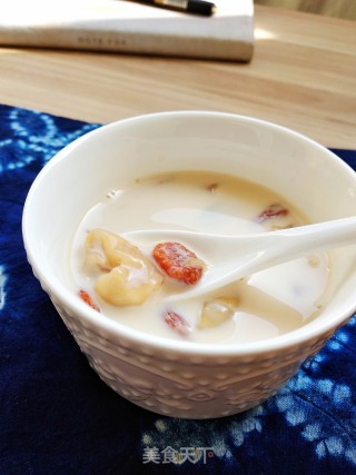 花胶炖牛奶的做法