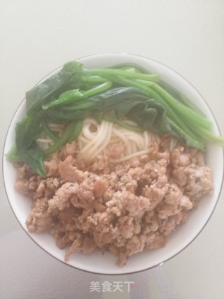 菠菜肉酱拌面的做法