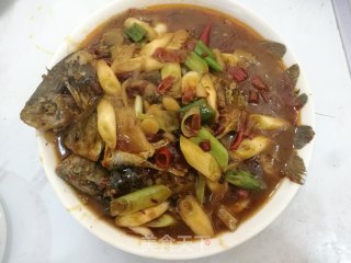红烧泡椒鲫鱼的做法