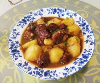 土豆炖牛肉的做法