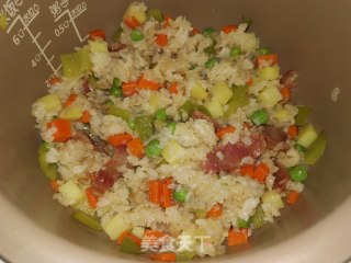 电饭锅腊肠焖饭的做法