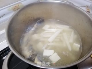 萝卜丝豆腐鲫鱼汤的做法