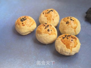 豆沙蛋黄酥饼的做法