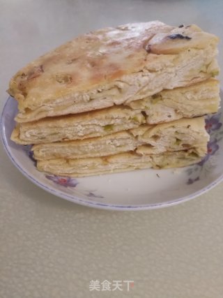 鸡蛋葱花千层饼的做法