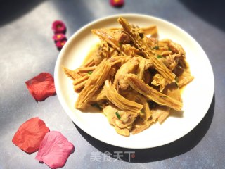 鸡块炖腐竹的做法