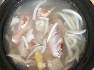 椰汁山药鸡煲的做法