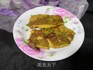 香煎鲈鱼的做法