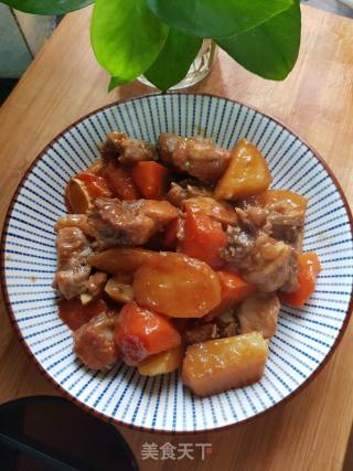 胡萝卜薯仔焖排骨的做法