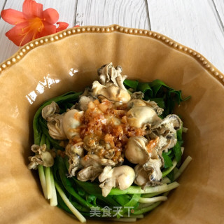 韭菜拌牡蛎的做法