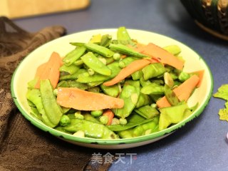 胡萝卜炒荷兰豆的做法