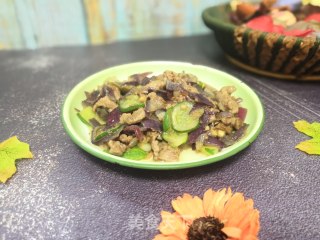 黄瓜牛肉炒洋葱的做法
