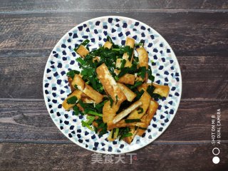 韭菜炒豆腐的做法