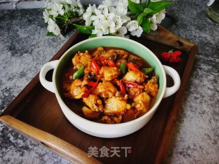 蕃茄辣椒炖鸡翅中的做法