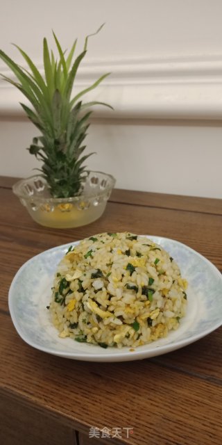 枸杞芽鸡蛋炒米饭的做法