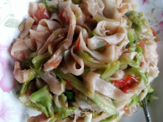 圆包菜炒面的做法