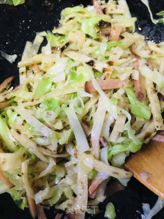甘蓝炒饼的做法