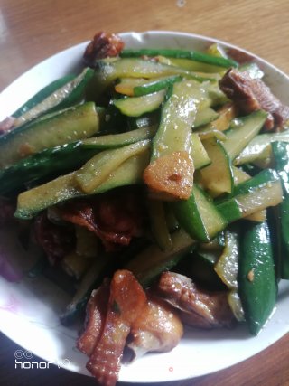 鸡肉炒黄瓜的做法