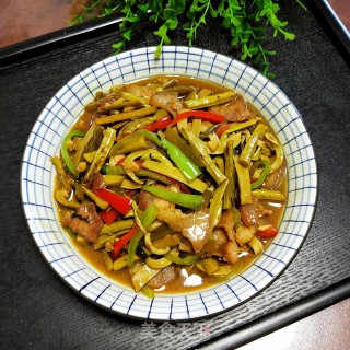 炒蕨菜的做法
