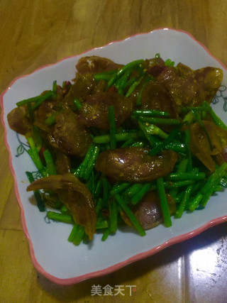 蒜苔炒腊肠的做法