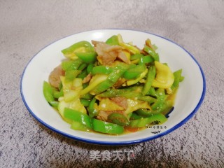 尖椒角瓜炒肉的做法