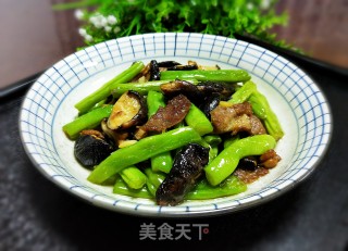 香菇肉片炒四季豆的做法