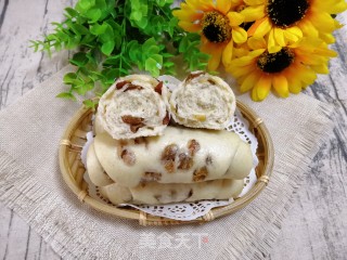 二合面葡萄干红枣卷的做法