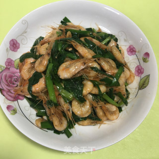 韭菜炒明虾的做法