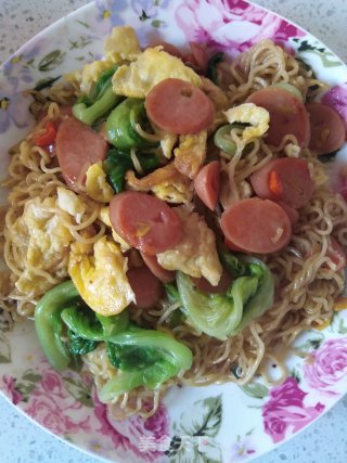 儿童早餐快手炒方便面的做法